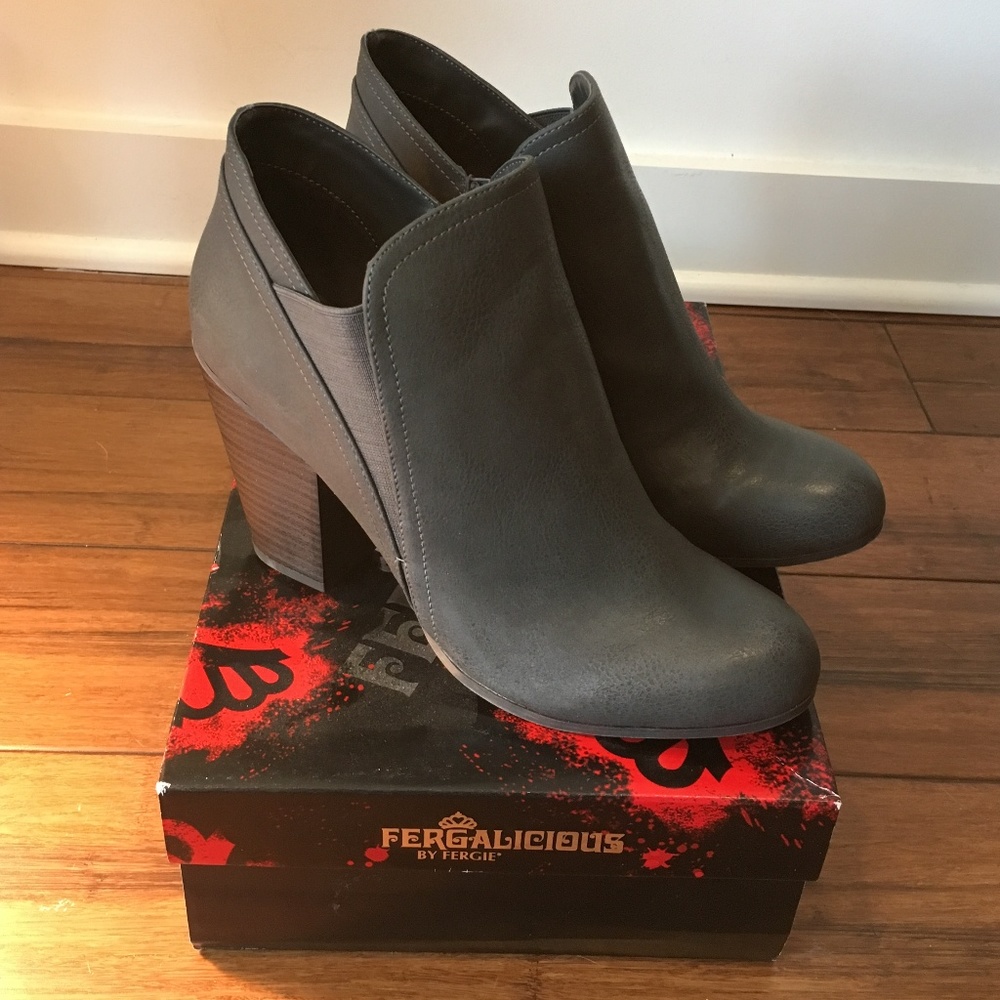 NIB Fergalicious Panther Gray Faux Leather Bootie